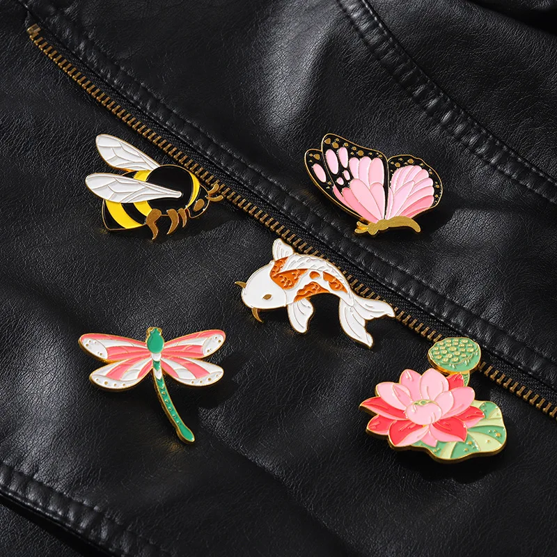 Cartoon insect series alloy pins Cute dragonfly bee lotus shape enamel brooch wholesale accessories badges Holiday gifts
Cartoon insect series alloy pins Cute dragonfly bee lotus shape enamel brooch wholesale accessories badges Holiday gifts