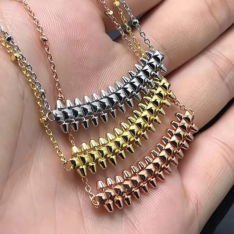 925 Sterling Silver Famous Top Brand European Luxury Women Jewelry Label Rivet Gold Necklace Party Fashion
925 Sterling Silver Famous Top Brand European Luxury Women Jewelry Label Rivet Gold Necklace Party Fashion