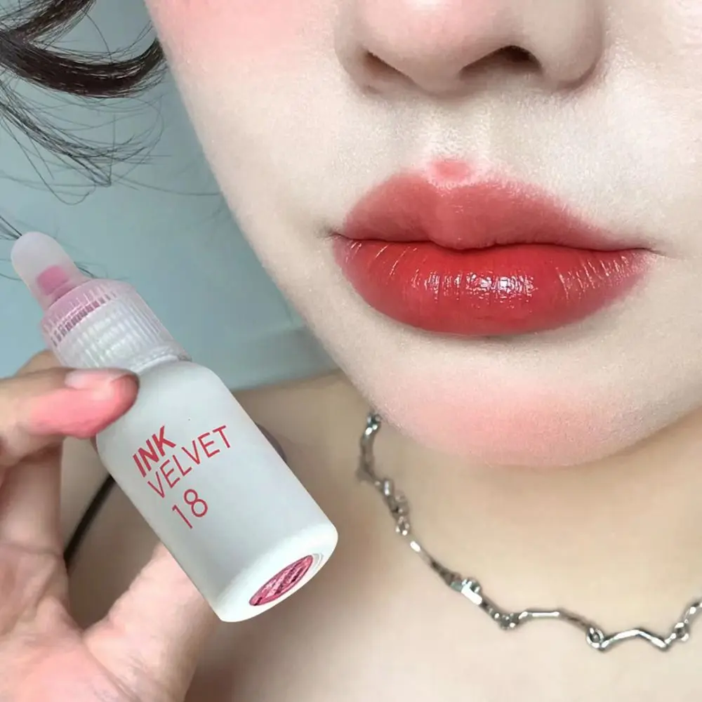 Water Light Korean Cosmetics Lighten Long Lasting Smooth Velvet Lipgloss Lip Tint Mud Mirror Water Lip Gloss Liquid Lipstick
Water Light Korean Cosmetics Lighten Long Lasting Smooth Velvet Lipgloss Lip Tint Mud Mirror Water Lip Gloss Liquid Lipstick