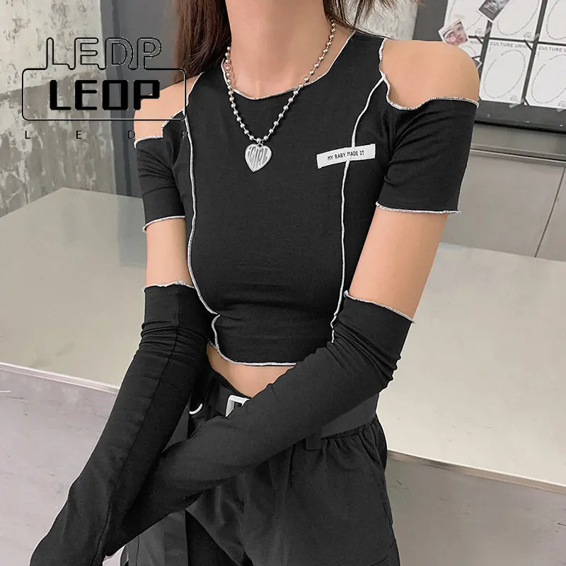 Streetwear Women's Dark Cool Stitching Hollow Out Navel Round Neck T-shirt Female Hot Girl Slim All-match Top Female Y2k
Streetwear Women's Dark Cool Stitching Hollow Out Navel Round Neck T-shirt Female Hot Girl Slim All-match Top Female Y2k