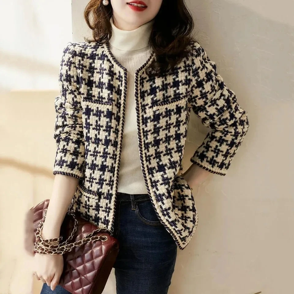 2023New Small Fragrance Tweed Jacket Coat Women's Clothing Spring Autumn Casual Street Short Coat Plaid Woolen Coat Lady Outwear
2023New Small Fragrance Tweed Jacket Coat Women's Clothing Spring Autumn Casual Street Short Coat Plaid Woolen Coat Lady Outwear