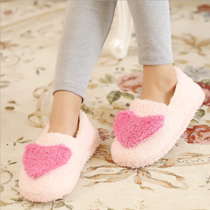 Lovely Ladies Home Floor Soft Women Indoor Slippers Outsole Comfortable Big Heart Decor Shoes Female Cashmere Warm Casual Shoes
Lovely Ladies Home Floor Soft Women Indoor Slippers Outsole Comfortable Big Heart Decor Shoes Female Cashmere Warm Casual Shoes
