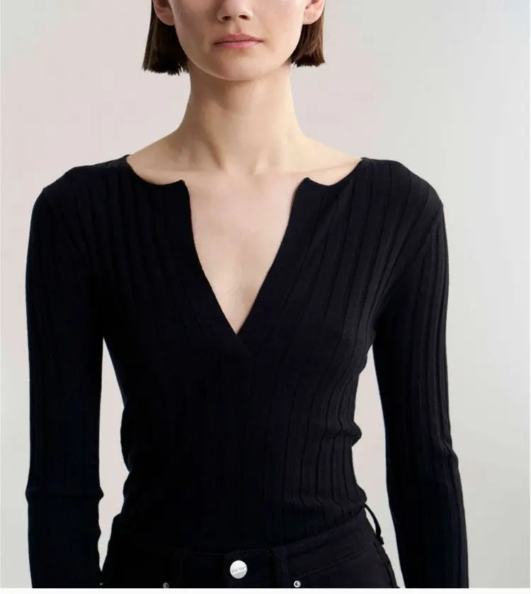 Women Sweater V-Neck Slim Solid Color Casual Knitwear 
Women Sweater V-Neck Slim Solid Color Casual Knitwear