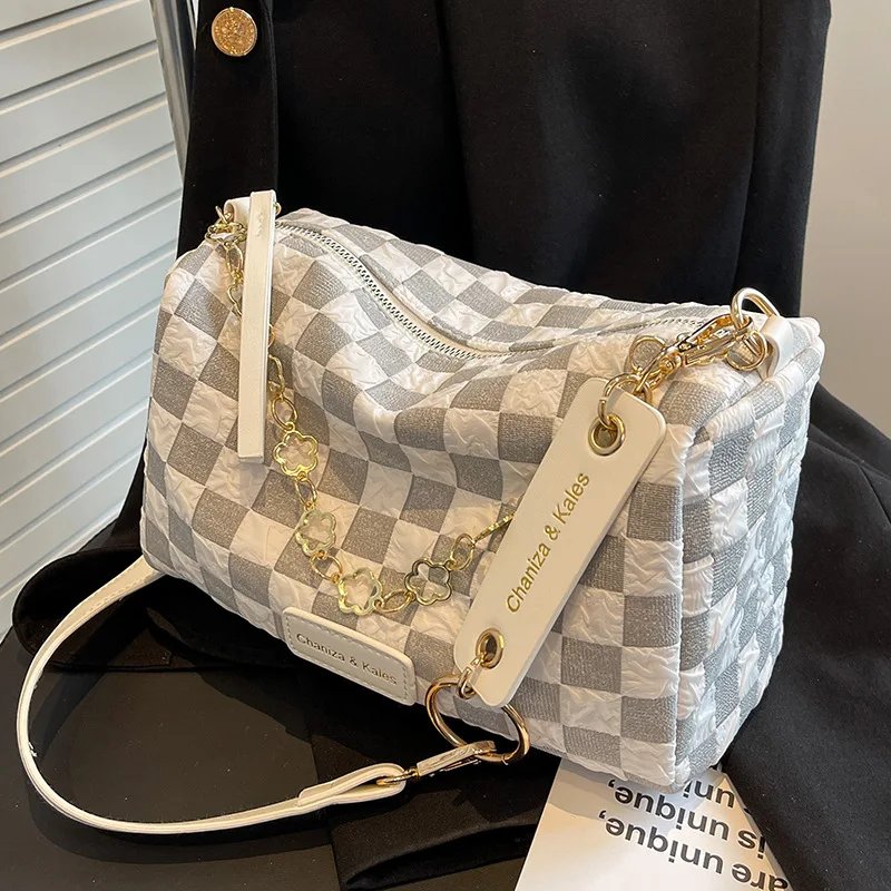 Popular Texture Women's Bag 2022 New Trendy Summer Plaid High-quality Fashion One-shoulder Messenger Bag All-match Pillow Bag
Popular Texture Women's Bag 2022 New Trendy Summer Plaid High-quality Fashion One-shoulder Messenger Bag All-match Pillow Bag