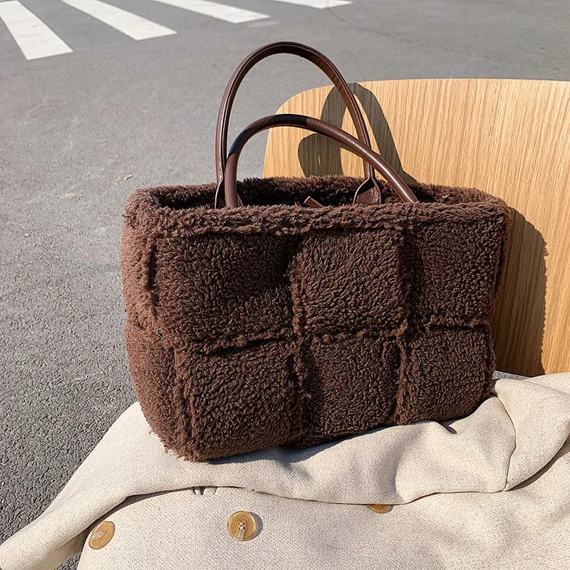 Soft Velvet Women Luxury Designer Handbags And Purses 2022 Winter Fashion Large Capacity Cute Totes Ladies Brand Shoulder Bags
Soft Velvet Women Luxury Designer Handbags And Purses 2022 Winter Fashion Large Capacity Cute Totes Ladies Brand Shoulder Bags