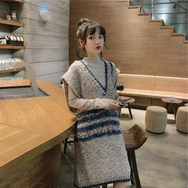 Women 2023 Autumn New Fashion Knit Suits Female Solid Color Pullover Tops + V-neck Sweater Vest Dress Ladies 2 Piece Sets F191
Women 2023 Autumn New Fashion Knit Suits Female Solid Color Pullover Tops + V-neck Sweater Vest Dress Ladies 2 Piece Sets F191