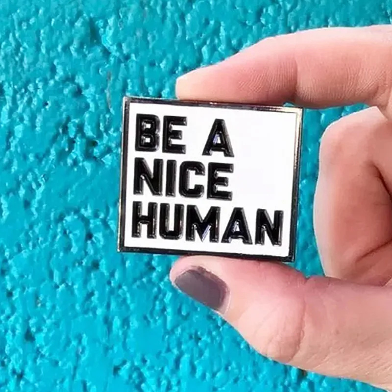 Эстетичная брошь Be A Nice Human в монохромном стиле, эмалированные металлические значки, булавка на лацкан, броши на куртки, модные украшения, акс...
Эстетичная брошь Be A Nice Human в монохромном стиле, эмалированные металлические значки, булавка на лацкан, броши на куртки, модные украшения, акс...