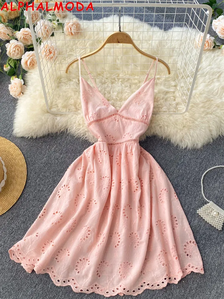 ALPHALMODA 2022 Summer Ladies Trendy Beach Dress Hollow Out Chrochet Embroider Sling Holiday Dress
ALPHALMODA 2022 Summer Ladies Trendy Beach Dress Hollow Out Chrochet Embroider Sling Holiday Dress