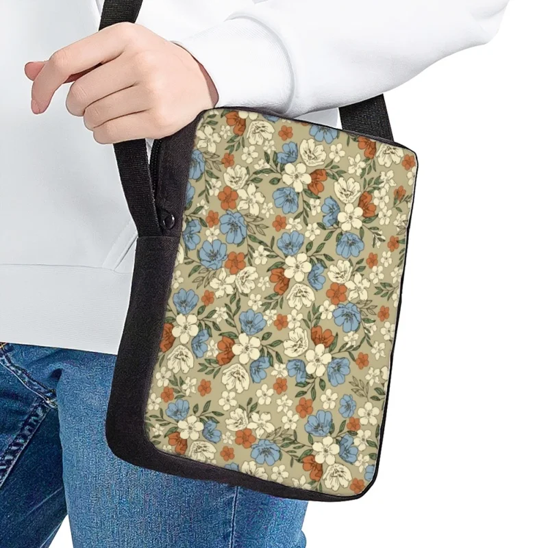 Yikeluo Broken Flowers Pattern Print Bags For Teen-agers Messenger Purse Casual Girls Boys Crossbody Bag Student Shoulder Bag
Yikeluo Broken Flowers Pattern Print Bags For Teen-agers Messenger Purse Casual Girls Boys Crossbody Bag Student Shoulder Bag