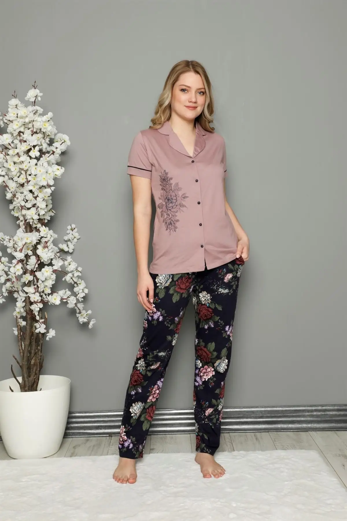Women's Rose Rose Shirt Collar Flowered Front Buttoned Short Sleeve Pocket Cotton Pajamas Set
Women's Rose Rose Shirt Collar Flowered Front Buttoned Short Sleeve Pocket Cotton Pajamas Set