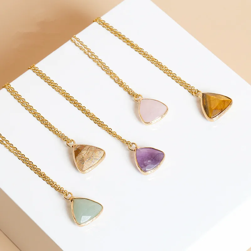 Triangle Natural Stone Pendant Necklace 2023 Creative Design Geometric Metal Edge Crystal Necklace Women Jewelry Wholesale
Triangle Natural Stone Pendant Necklace 2023 Creative Design Geometric Metal Edge Crystal Necklace Women Jewelry Wholesale