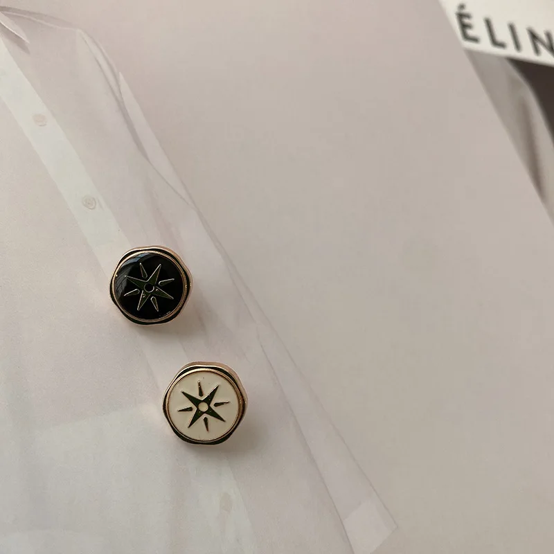 women's Sewing Accessories Niche design sense of rice word retro metal buttons shirt sweater knit cardigan buttons 10pcs/lot new 
women's Sewing Accessories Niche design sense of rice word retro metal buttons shirt sweater knit cardigan buttons 10pcs/lot new