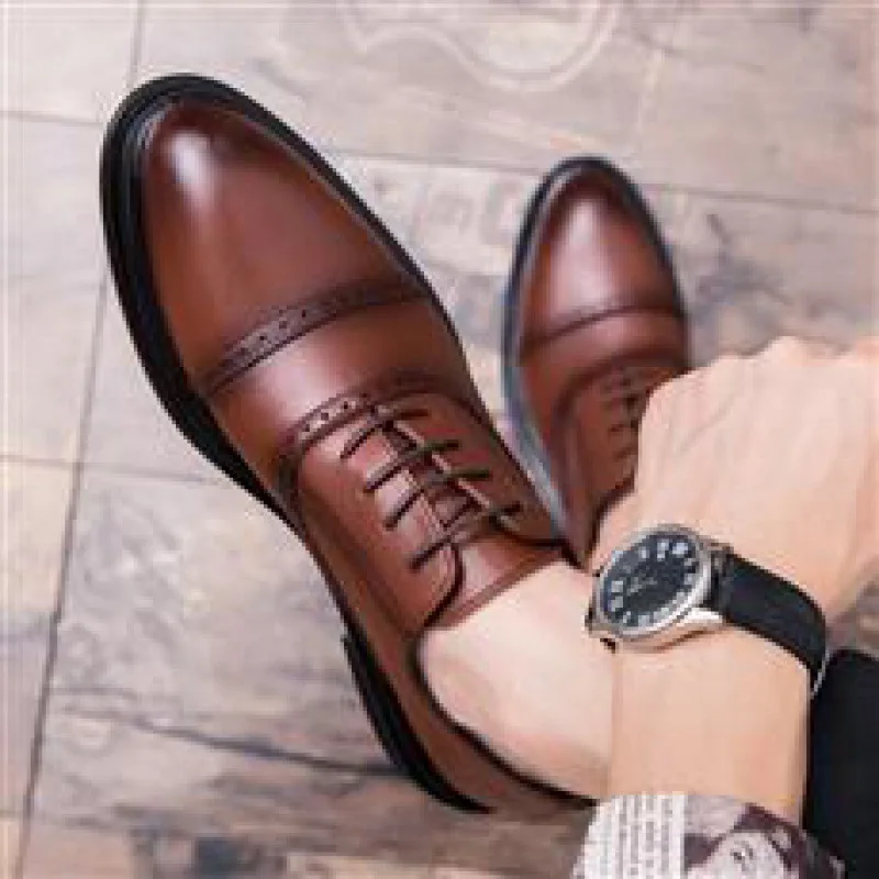 Pointed Leather Shoes Men's Business Casual Formal Wear British Genuine Leather High-Grade Men's Summer Breathable Soft Bottom W
Pointed Leather Shoes Men's Business Casual Formal Wear British Genuine Leather High-Grade Men's Summer Breathable Soft Bottom W