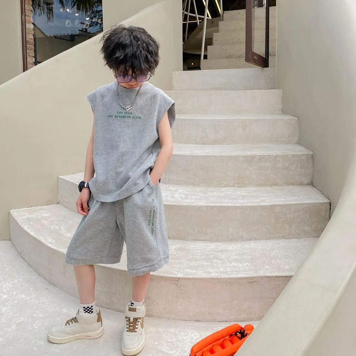 Children'S Clothing Boy Suit Summer Vest T-Shirt Sports Children'S Middle-Aged Boy Sleeveless Two-Piece Suit Handsome
Children'S Clothing Boy Suit Summer Vest T-Shirt Sports Children'S Middle-Aged Boy Sleeveless Two-Piece Suit Handsome