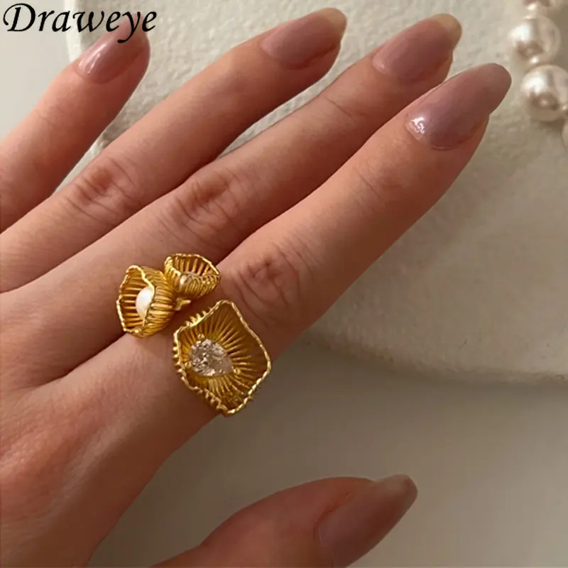 

Draweye Flower Anillos Mujer Gold Color Vintage Elegant Forefinger Cuff Rings for Women Korean Fashion Sweet Jewelry Cute