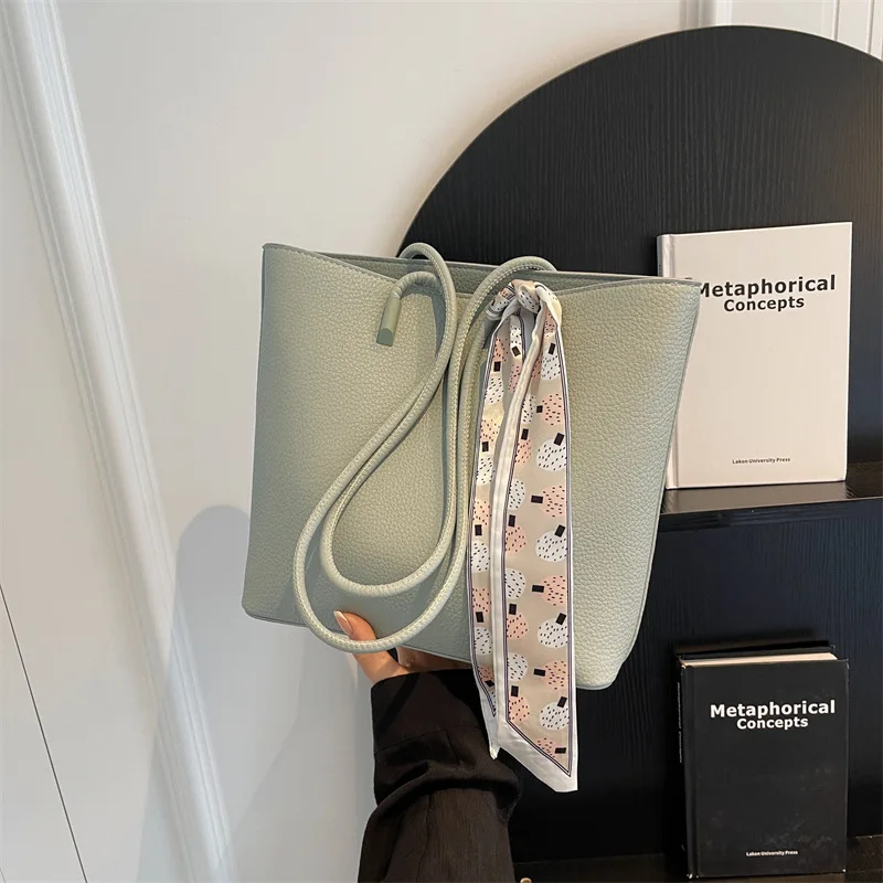 Large Capacity Bag for Women 2023 New Trendy Summer Tote Bag for College Students, One Shoulder Commuter Bag, Shopping Bag 
Large Capacity Bag for Women 2023 New Trendy Summer Tote Bag for College Students, One Shoulder Commuter Bag, Shopping Bag