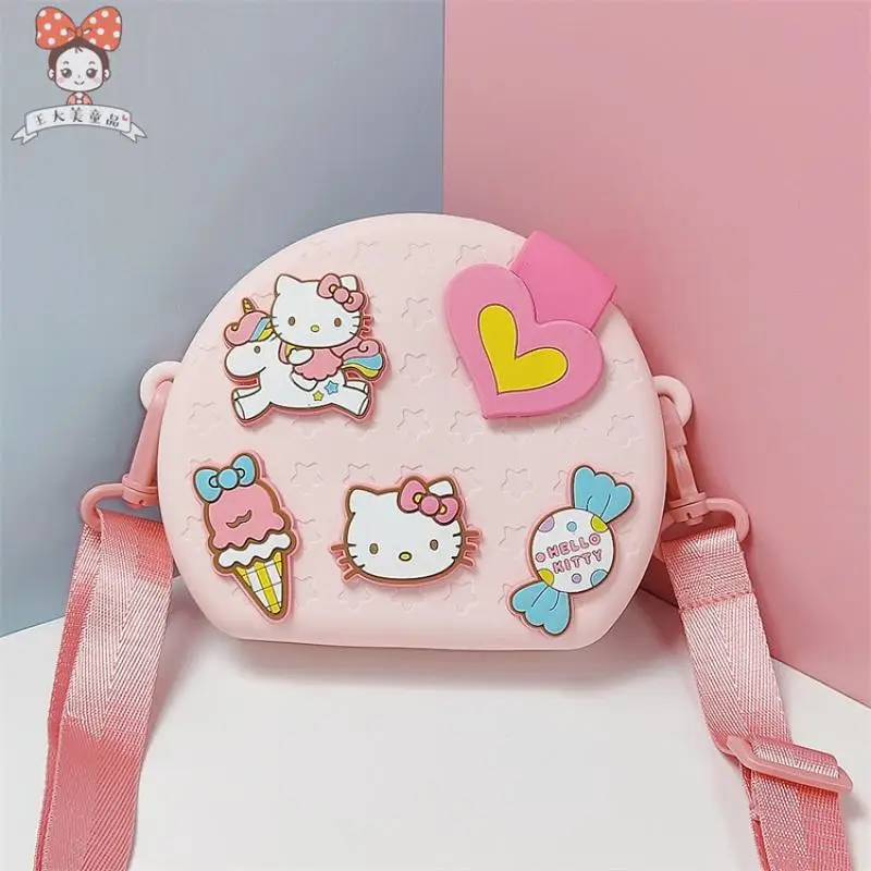 Sanrio Hellokitty Children's Schoolbag Tide Play Hole Bag Girl Baby Messenger Bag Silicone Small Bag Children's Gift 
Sanrio Hellokitty Children's Schoolbag Tide Play Hole Bag Girl Baby Messenger Bag Silicone Small Bag Children's Gift