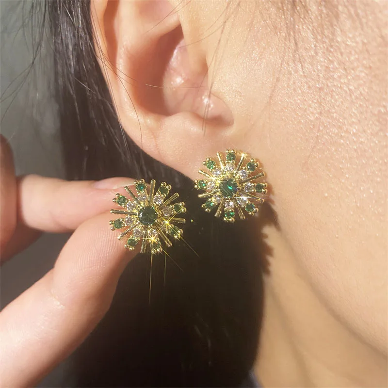 Vintage Zircon Stone Snowflake Shaped Stud Earrings Gold Color Earring Exquisite Party Birthday Christmas New Year Jewelry
Vintage Zircon Stone Snowflake Shaped Stud Earrings Gold Color Earring Exquisite Party Birthday Christmas New Year Jewelry