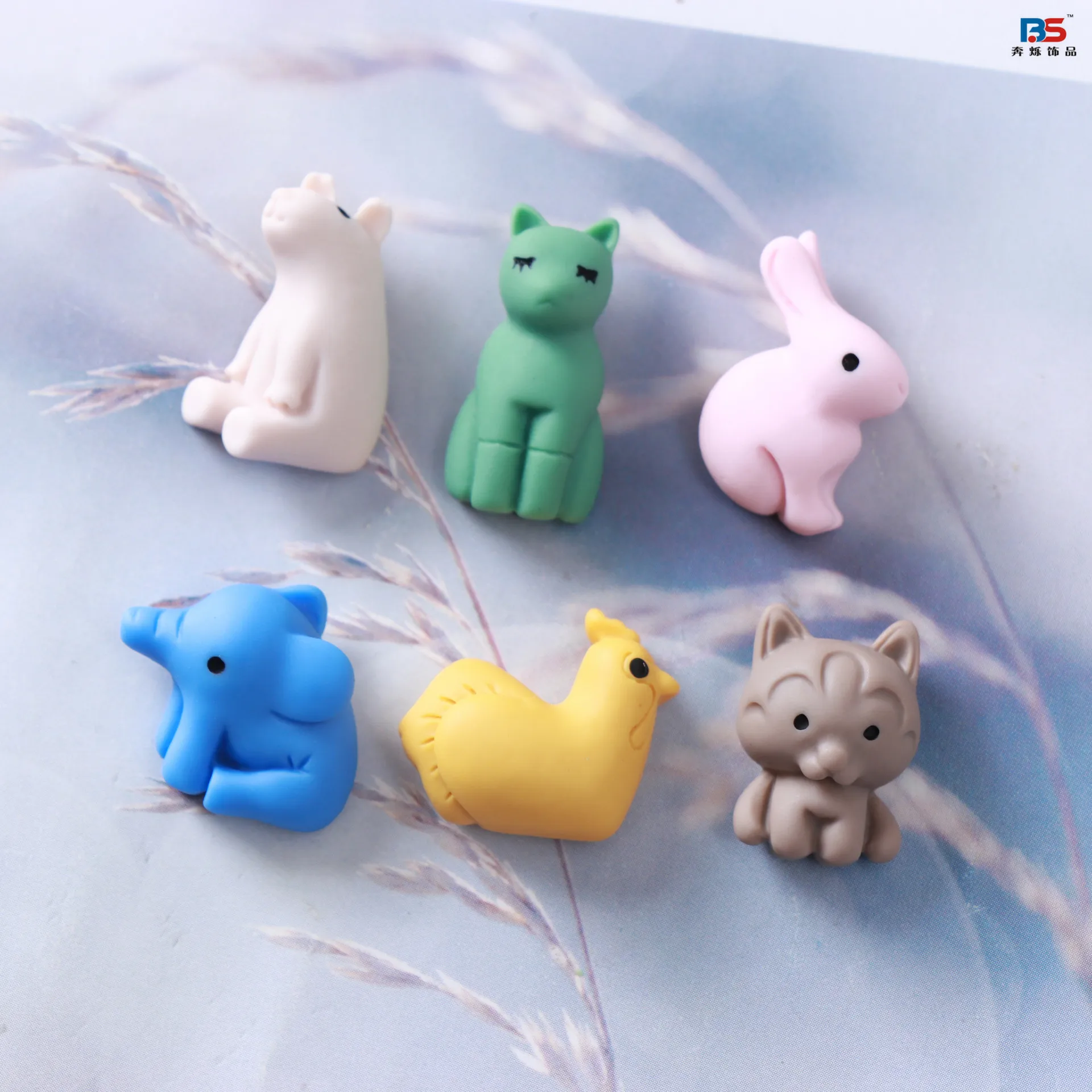 Бесплатная доставка, 100 шт./партия, новинка, милые полимерные мини-заколки для волос с плоской задней стороной из мультфильма, аксессуары для украшения, LSW1239
Бесплатная доставка, 100 шт./партия, новинка, милые полимерные мини-заколки для волос с плоской задней стороной из мультфильма, аксессуары для украшения, LSW1239