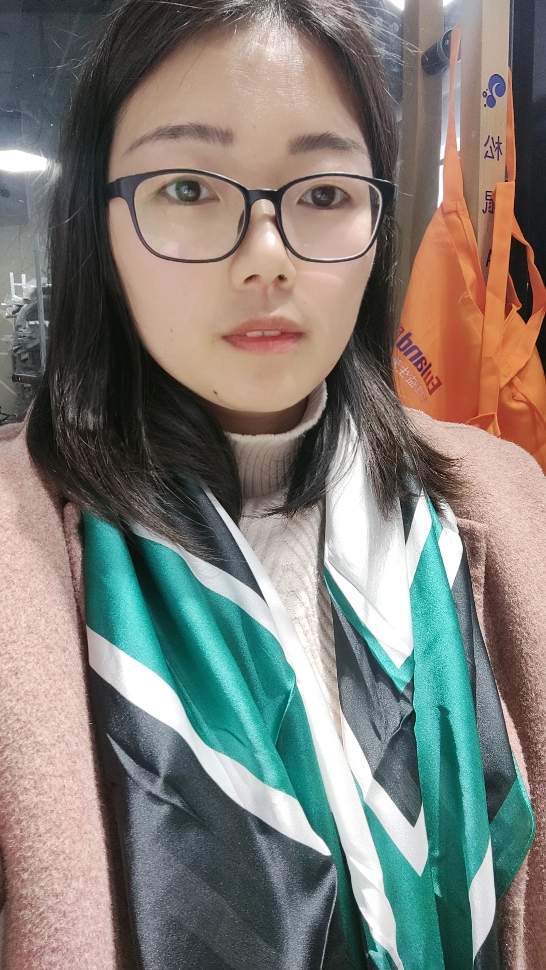 BYSIFA|New Green Black White Striped Silk Scarf Hijab Women Square Scarves Shawls Winter Accessories Ladies Head Scarf Echarpe
BYSIFA|New Green Black White Striped Silk Scarf Hijab Women Square Scarves Shawls Winter Accessories Ladies Head Scarf Echarpe