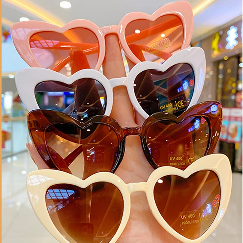 Love Heart Shaped Sunglasses Women Big Frame Fashion Cute Sexy Retro Cat Eye Vintage Sun Glasses UV400 Protection Unisex Eyewear
Love Heart Shaped Sunglasses Women Big Frame Fashion Cute Sexy Retro Cat Eye Vintage Sun Glasses UV400 Protection Unisex Eyewear