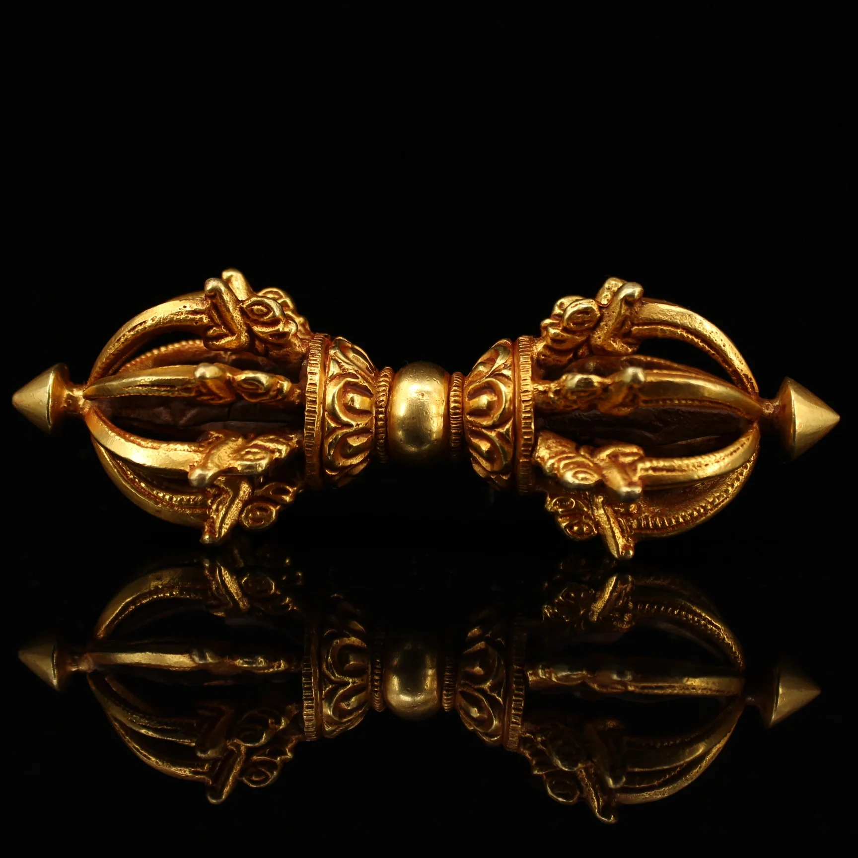 5" Tibetan Temple Collection Old Bronze Gilt animal pattern nine shares Dorje Vajra Phurpa magic weapon Amulet Town house
5" Tibetan Temple Collection Old Bronze Gilt animal pattern nine shares Dorje Vajra Phurpa magic weapon Amulet Town house