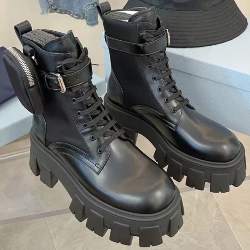 Motorcycle Boots Luxury Designer Fashion Height Increasing Platform Wedge Shoes Nylon pouch Ankle Combat Boots Pocket Boots
Motorcycle Boots Luxury Designer Fashion Height Increasing Platform Wedge Shoes Nylon pouch Ankle Combat Boots Pocket Boots