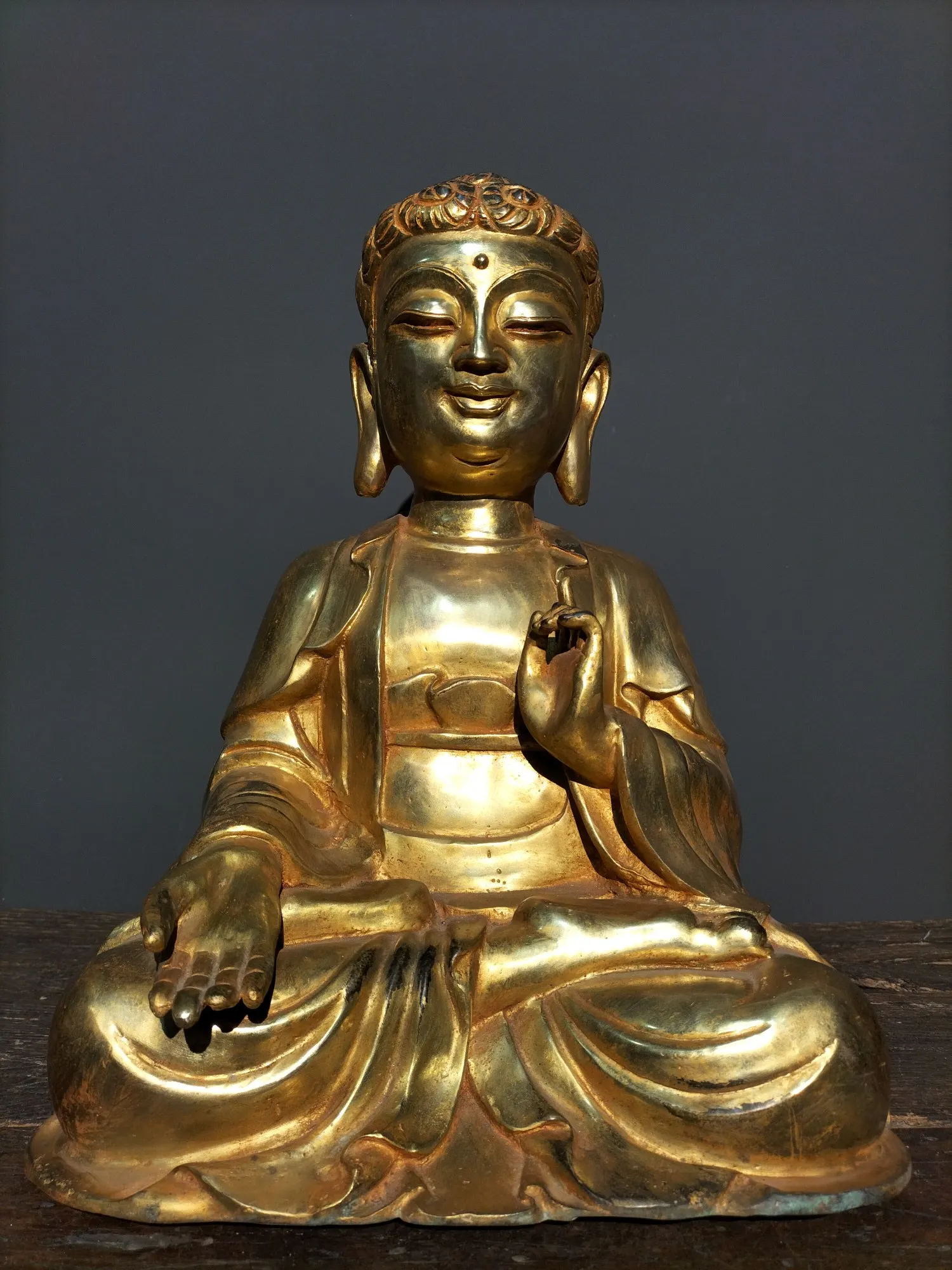 17" Tibetan Temple Collection Old Bronze Gilt Northern Wei Buddha Shakyamuni Sitting Buddha worship buddha Town house Exorcism
17" Tibetan Temple Collection Old Bronze Gilt Northern Wei Buddha Shakyamuni Sitting Buddha worship buddha Town house Exorcism