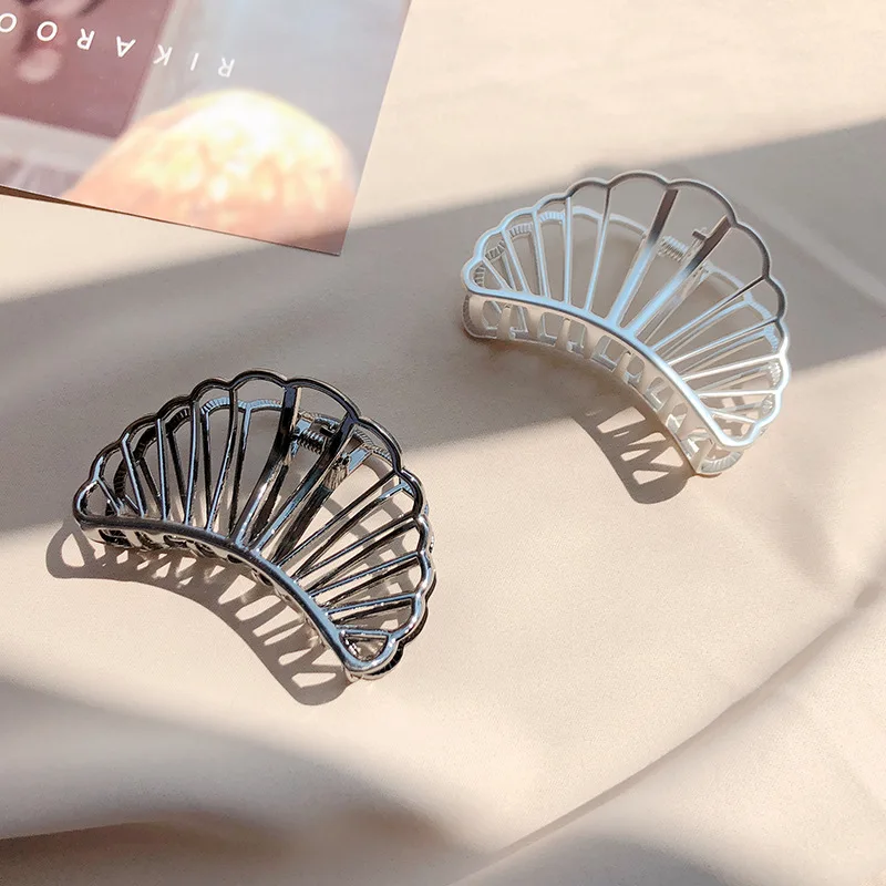 Fan-shaped Clip Hair Accessories for Women Simple Alloy Shower Hairpin Clips Girls Accessory Korean New Headwear Apparel
Fan-shaped Clip Hair Accessories for Women Simple Alloy Shower Hairpin Clips Girls Accessory Korean New Headwear Apparel