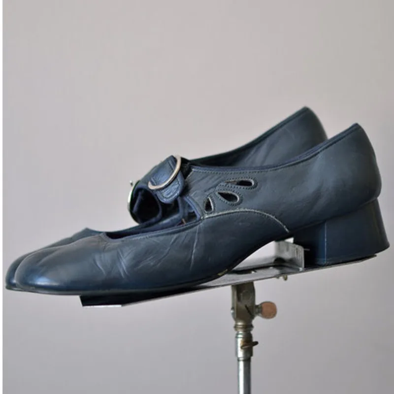 Black Boat Shoes Female Chunky Low Heels Loafers Shoes Summer 2023 Casual Big Size Round Toe Buckle Leather Flat Shoes
Black Boat Shoes Female Chunky Low Heels Loafers Shoes Summer 2023 Casual Big Size Round Toe Buckle Leather Flat Shoes