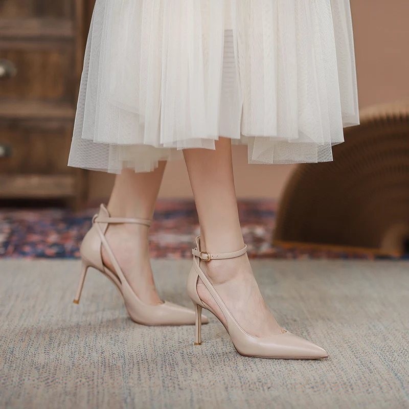 Summer Sandals Sexy Pointed toe Women Heels Patent Leather Brand Sandals Elegant Woman High-heeled Sandals Wedding Shoes 6-8cmCM
Summer Sandals Sexy Pointed toe Women Heels Patent Leather Brand Sandals Elegant Woman High-heeled Sandals Wedding Shoes 6-8cmCM