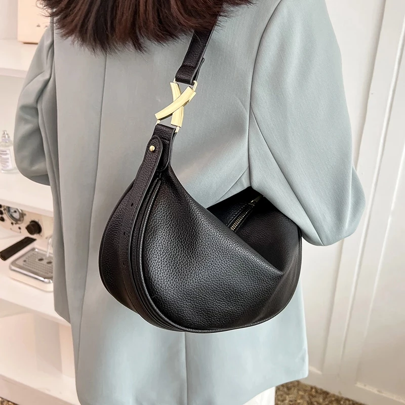 Underarm Soft Shoulder Bags 2022 Summer Famous Brand PU Leather Women's Designer Short Handle Luxury Brand Handbag Purse
Underarm Soft Shoulder Bags 2022 Summer Famous Brand PU Leather Women's Designer Short Handle Luxury Brand Handbag Purse