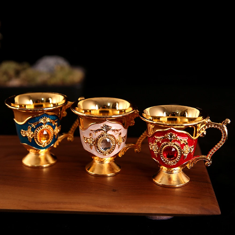 1Pc Retro European Spirits Wine Glasses Cup Relief Diamond Pattern Goblet Spirits Drinking Antique Wine Gift Retro Decoration
1Pc Retro European Spirits Wine Glasses Cup Relief Diamond Pattern Goblet Spirits Drinking Antique Wine Gift Retro Decoration