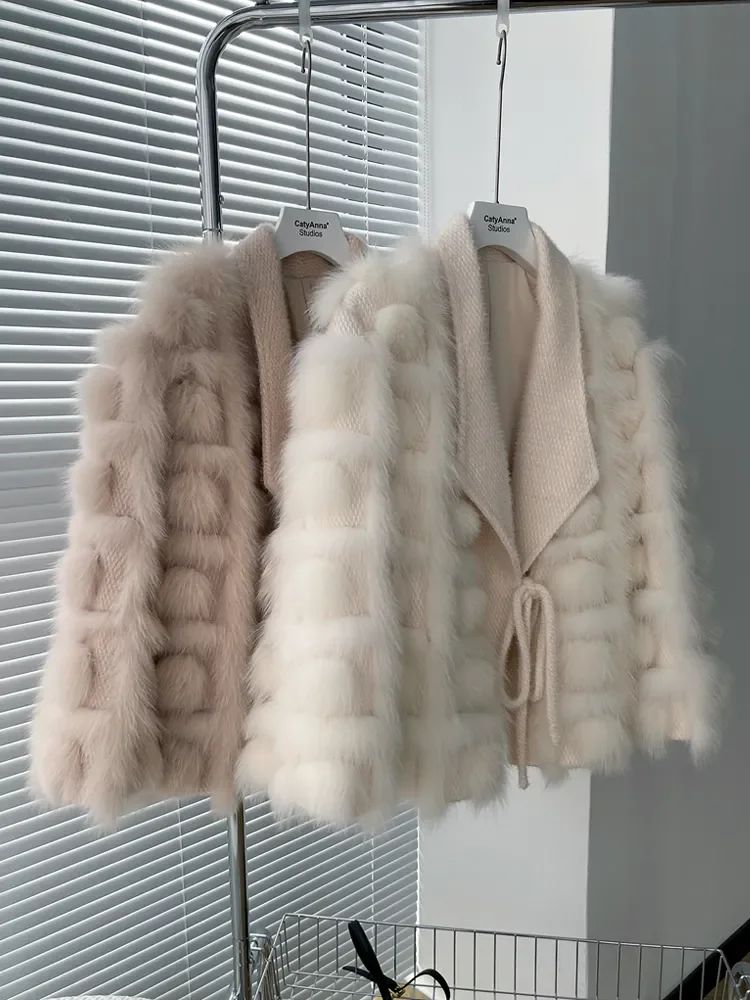 2023 Autumn and Winter Knitted Cardigan Jacket Blended Thick Warmth New Style Fashion Belt Lapel Real Fox Fur Coat for Women
2023 Autumn and Winter Knitted Cardigan Jacket Blended Thick Warmth New Style Fashion Belt Lapel Real Fox Fur Coat for Women
