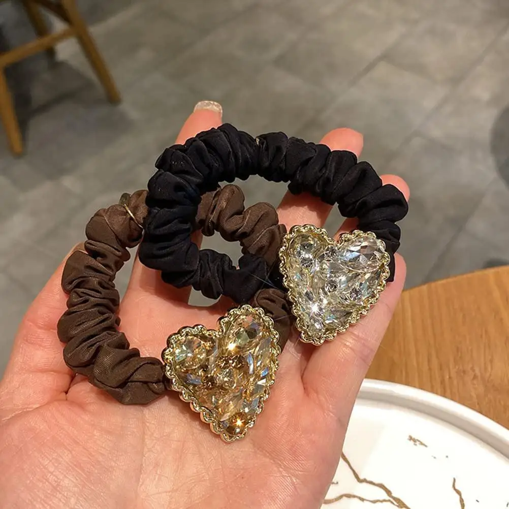2Pcs Women Elastic Hair Bands Elegant Ponytail Holder Shiny Diamond Heart Scrunchie Hair Ropes Lady Hair Accessories
2Pcs Women Elastic Hair Bands Elegant Ponytail Holder Shiny Diamond Heart Scrunchie Hair Ropes Lady Hair Accessories
