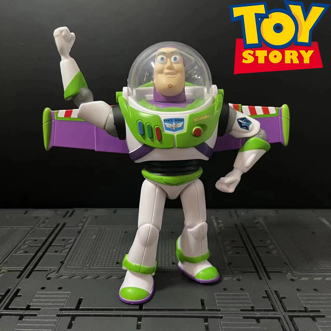 Disney Cartoon Toy Story Buzz Lightyear Action Figure Can Make Sound Buzz Children Toys Figures Model Doll Girl Gift Ornament
Disney Cartoon Toy Story Buzz Lightyear Action Figure Can Make Sound Buzz Children Toys Figures Model Doll Girl Gift Ornament
