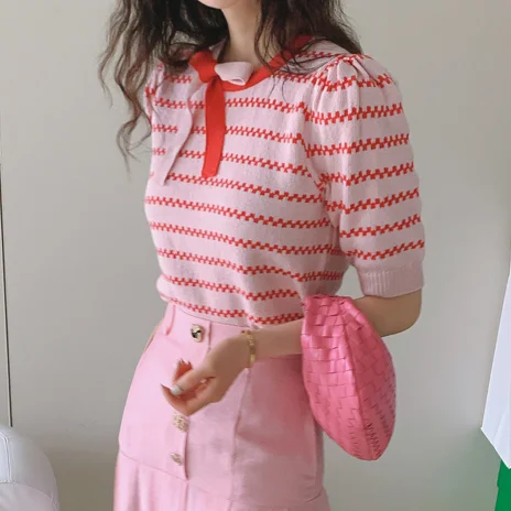 South Korea bowknot round collar wave grain short-sleeved summer French romantic thin ice silk knits
South Korea bowknot round collar wave grain short-sleeved summer French romantic thin ice silk knits