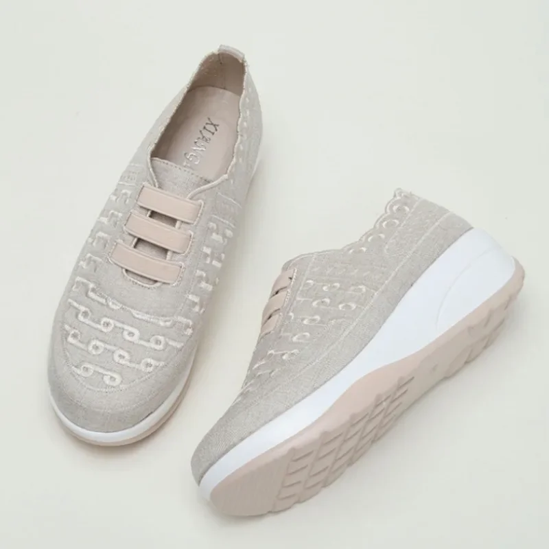 Women's Shoes 2023 Spring and Autumn New Soft Sole Breathable Lightweight Casual Shoes Designer Sneakers for Women Med (3cm-5cm
Women's Shoes 2023 Spring and Autumn New Soft Sole Breathable Lightweight Casual Shoes Designer Sneakers for Women Med (3cm-5cm