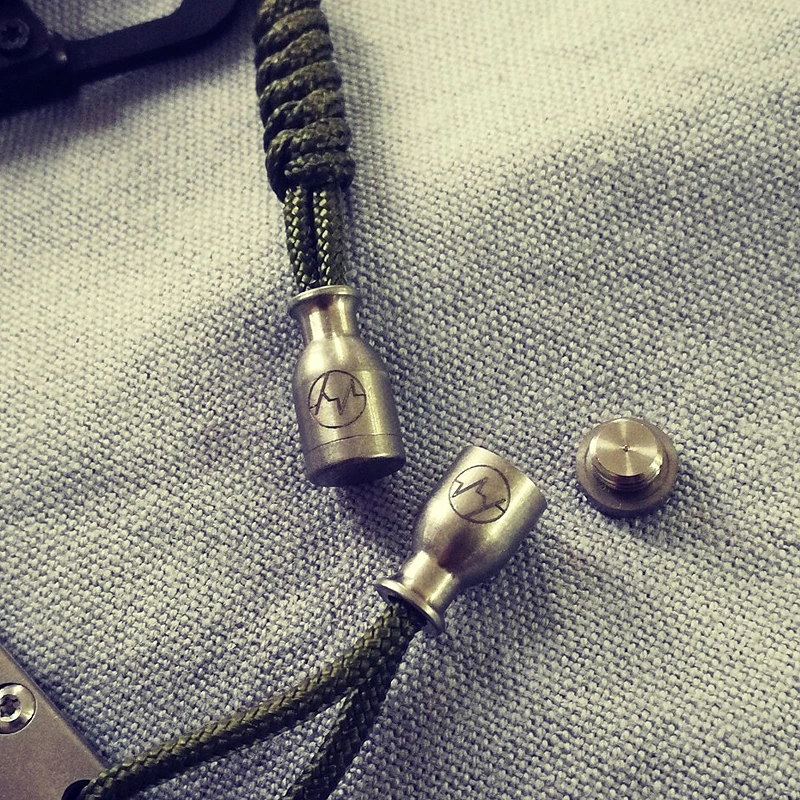 1PC EDC Paracord Beads Mini Bottle Titanium Alloy Lanyard Pendants Knife Beads Parachute Cord Rope Bead Pendant
1PC EDC Paracord Beads Mini Bottle Titanium Alloy Lanyard Pendants Knife Beads Parachute Cord Rope Bead Pendant
