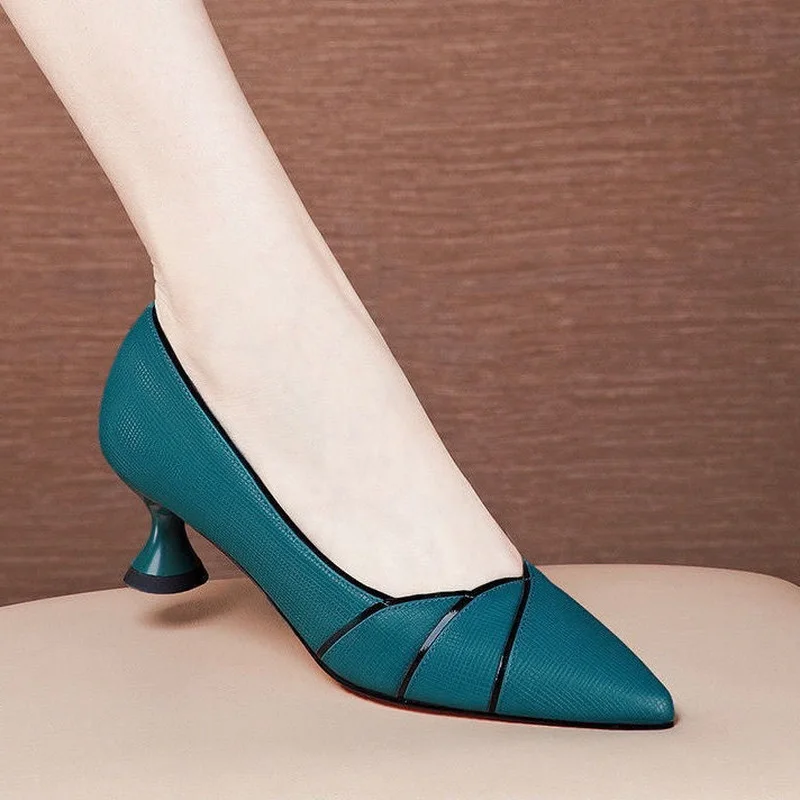 FHANCHU 2022 Spring New Soft Shallow Shoes Woman,Mid Heels,Women Pumps,Slip on,Pointed Toe,Korea Style,Black,Blue,Dropship
FHANCHU 2022 Spring New Soft Shallow Shoes Woman,Mid Heels,Women Pumps,Slip on,Pointed Toe,Korea Style,Black,Blue,Dropship