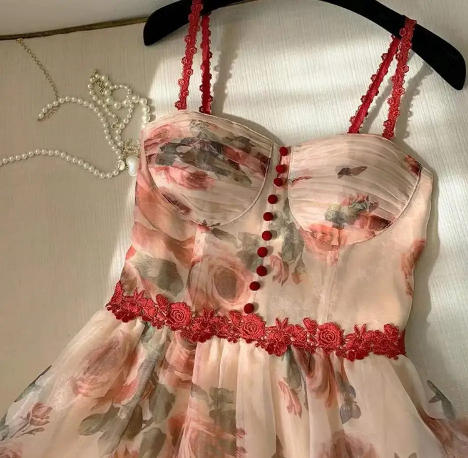 French retro design rose print dress 2022 early spring new ladies fashion princess dress
French retro design rose print dress 2022 early spring new ladies fashion princess dress