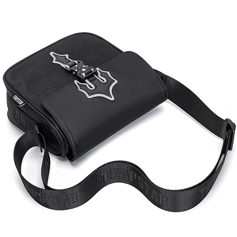 Trapstar Shoulder Bags Portable Zipper Casual Outdoor Oxford Cloth Hip Hop Fashion College Style Unisex Messenger Bag Decorate
Trapstar Shoulder Bags Portable Zipper Casual Outdoor Oxford Cloth Hip Hop Fashion College Style Unisex Messenger Bag Decorate