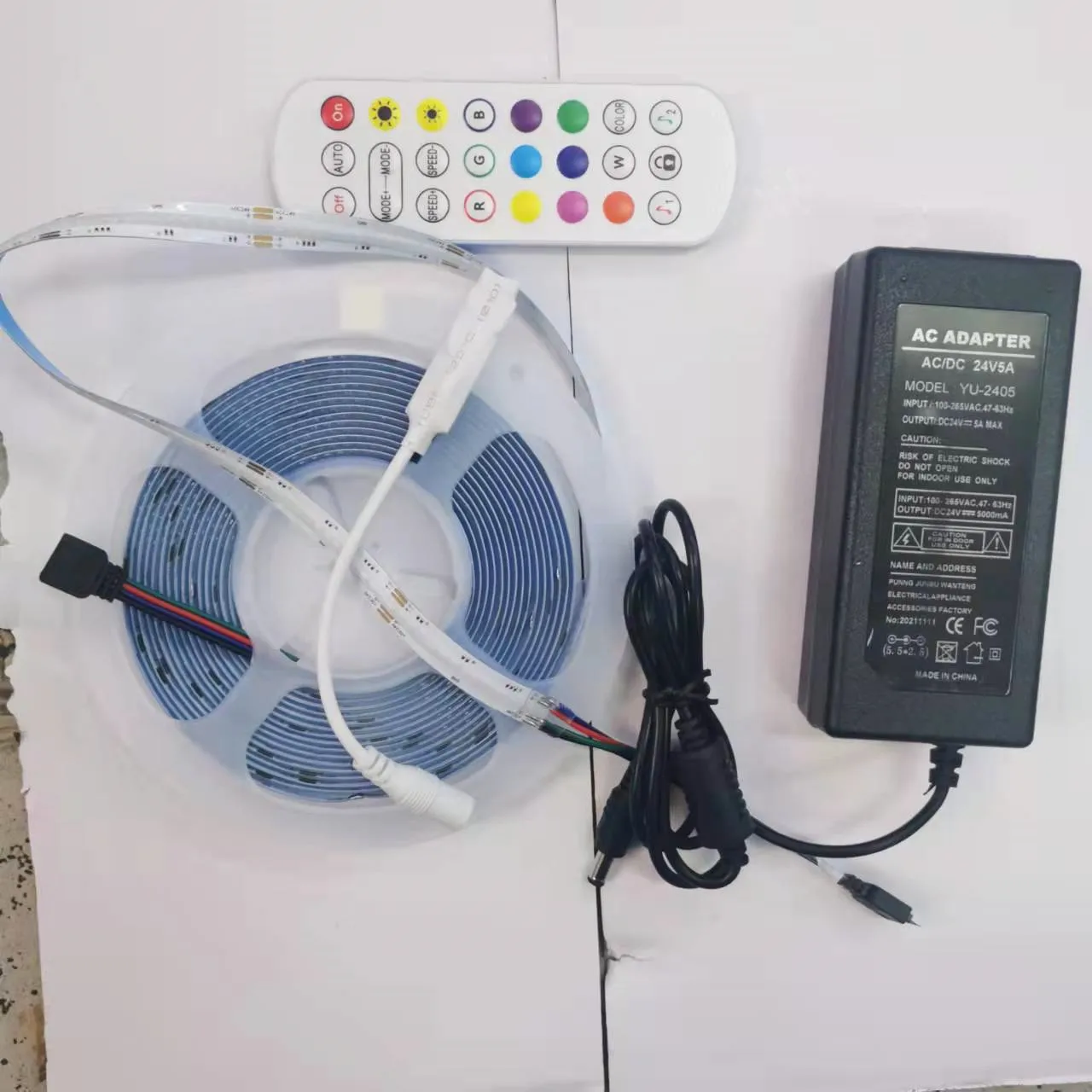 COB RGB DC 12V 24V Waterproof IP67 LED Strip Light Set EU US plug Music Controller 840Leds/m Bluetooth-compatible 
COB RGB DC 12V 24V Waterproof IP67 LED Strip Light Set EU US plug Music Controller 840Leds/m Bluetooth-compatible