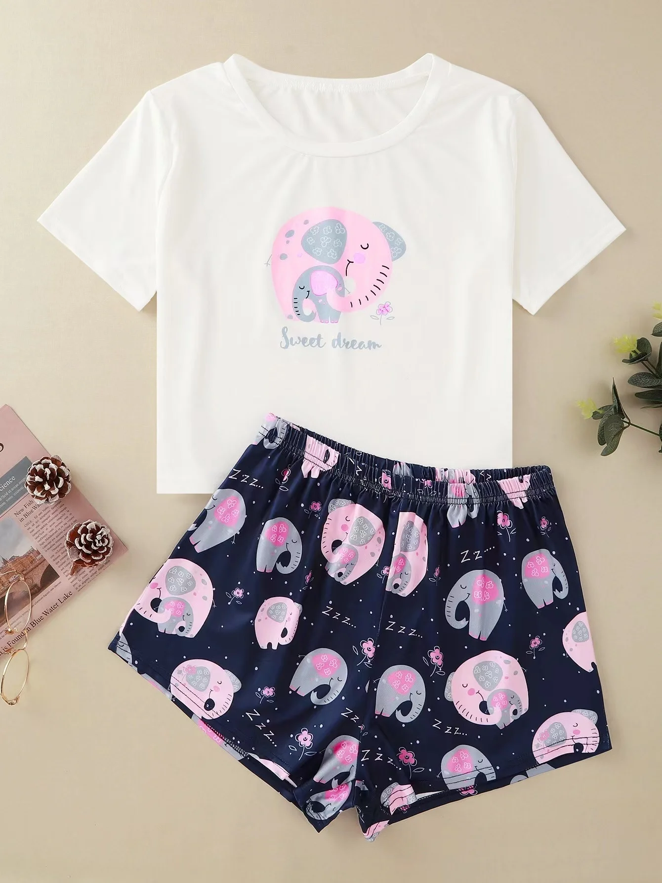 New Style Lady Cartoon Elephant Short Sleeve T Shirts & Shorts Pajama Set Summer Cute Comfortable Sleepwear Home Suits Underwear 
New Style Lady Cartoon Elephant Short Sleeve T Shirts & Shorts Pajama Set Summer Cute Comfortable Sleepwear Home Suits Underwear