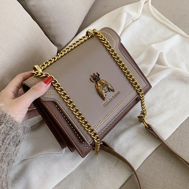 2023 Luxury Brand Women Handbag 2023 New Retro Bee Female Shoulder Bag Simple High Quality Leather Designer 2023 Bags
2023 Luxury Brand Women Handbag 2023 New Retro Bee Female Shoulder Bag Simple High Quality Leather Designer 2023 Bags
