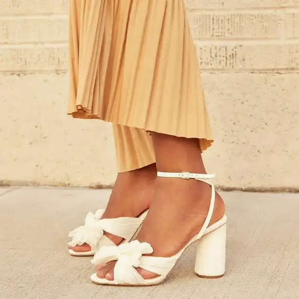 2023 Dropship In Stock Women's Pearl Pleated Bow Heel Sandals Open Toe Block High Heels Wedding Shoes Ankle Strap for Brides
2023 Dropship In Stock Women's Pearl Pleated Bow Heel Sandals Open Toe Block High Heels Wedding Shoes Ankle Strap for Brides