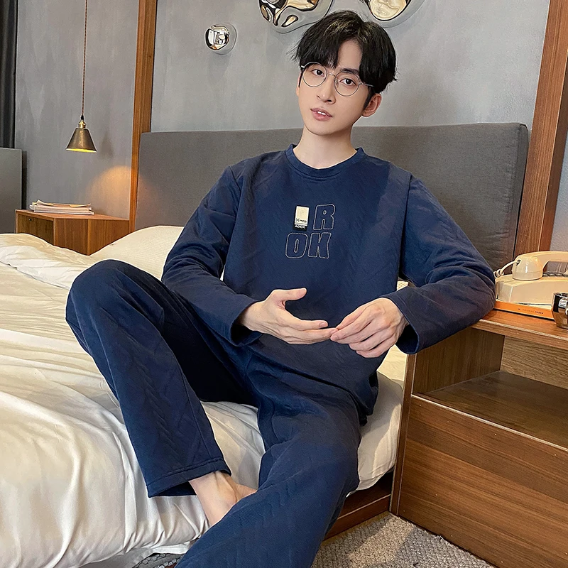 QUHENG Autumn 2022 Newest Cotton Pijama for Men 2 Pieces Lounge Sleepwear Long Sleeved Winter Home Clothes Man Pyjamas Set
QUHENG Autumn 2022 Newest Cotton Pijama for Men 2 Pieces Lounge Sleepwear Long Sleeved Winter Home Clothes Man Pyjamas Set