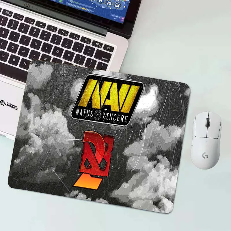 Аниме Коврик для мыши, игровые аксессуары Navi Natus Vincere, компьютерный Настольный коврик, геймерский коврик для клавиатуры, мыши, коврик для шка...
Аниме Коврик для мыши, игровые аксессуары Navi Natus Vincere, компьютерный Настольный коврик, геймерский коврик для клавиатуры, мыши, коврик для шка...