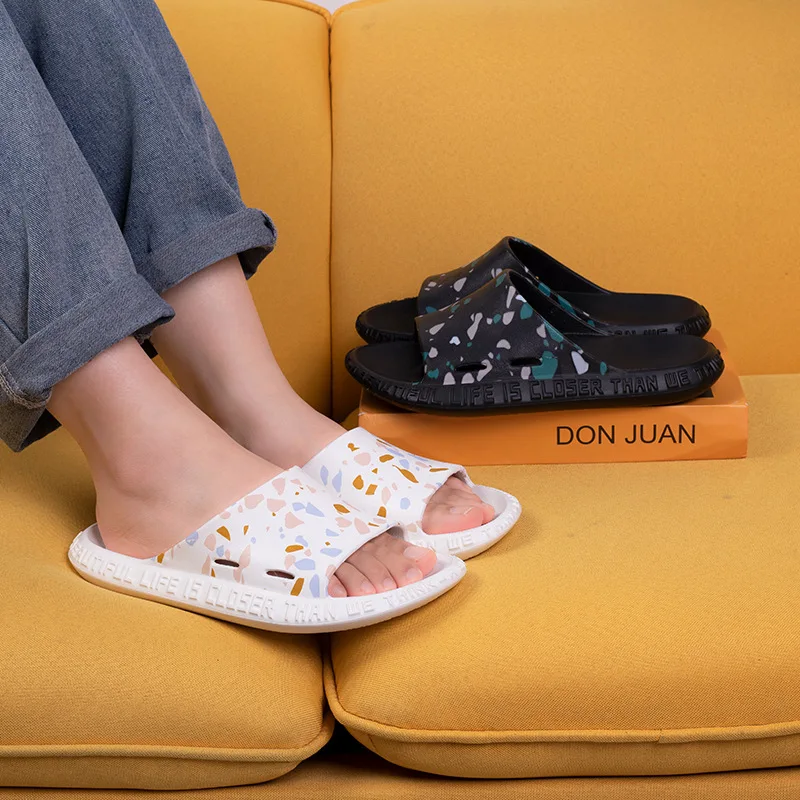 Summer Home Creative Slippers Women Camouflage Graffiti Slippers Outer Wear Fashion Sandals Men Slippers House Flat Slippers
Summer Home Creative Slippers Women Camouflage Graffiti Slippers Outer Wear Fashion Sandals Men Slippers House Flat Slippers