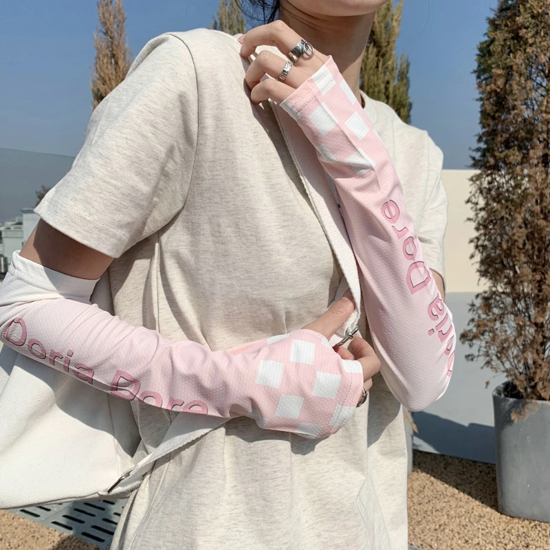 Women's Chessboard Plaid Gradient Oversleeve Ice Silk Arm Guard Arm Sleeves Summer Thin Gloves Driving Sun-protective Sleeve 
Women's Chessboard Plaid Gradient Oversleeve Ice Silk Arm Guard Arm Sleeves Summer Thin Gloves Driving Sun-protective Sleeve